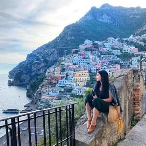 Meet your Posher, Alexandra